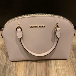 New baby pink Michael Kors purse 35T9GY3S3L